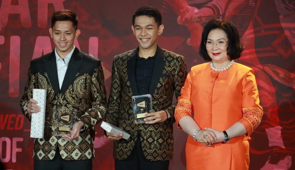 Dalam acara ini, selain makan malam, BWF juga menggelar undian penyisihan grup BWF World Tour Finals 2022 dan pemberian penghargaan terbaik. Pencapaiannya sepanjang tahun 2022 membanggakan, Fajar/Rian berhasil sabet penghargaan Most Improved Player of The Year di malam Gala Dinner BWF World Tour Finals 2022 mengungguli Jeong Na Kim/Kim Hye Jeong (Korea) dan Prannoy H.S. (India). (Liputan6.com/Twitter/@BadmintonTalk)