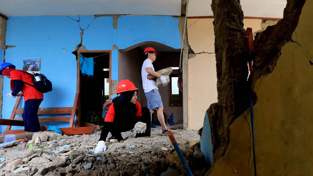 Aksi PRUVolunteers Bantu Korban Gempa Cianjur