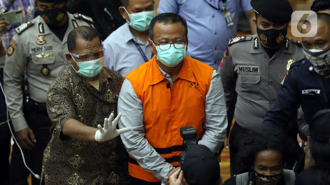 FOTO: Dugaan Suap Penetapan Calon Eksportir Benih Lobster, Menteri Kelautan dan Perikanan Edhy Prabowo Ditahan KPK