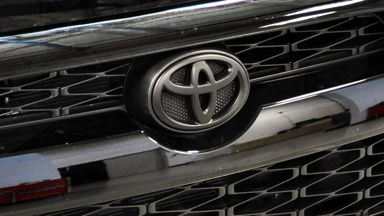 Rem Otomatis Akan Jadi Fitur Standar di Semua Mobil Toyota
