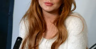 Lindsay Lohan selebriti yang mengalami bangkrut. Meski sudah sepi tawaran job bermain film, Lindsay tak membayar pajak hingga 3 tahun sebesar  2,6 Milyar. Tak hanya itu, gaya hidup tinggi membuat artis cantik itu terlilit banyak hutang. (EPA/Bintang.com)