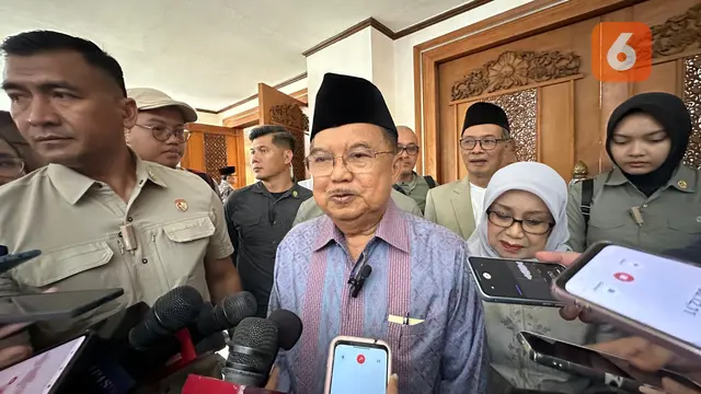 Jusuf Kalla dalam acara penghargaan yang diselenggarakan MUI di Jakarta, Kamis (3/10/2024). (Liputan6.com/Benedikta Miranti)