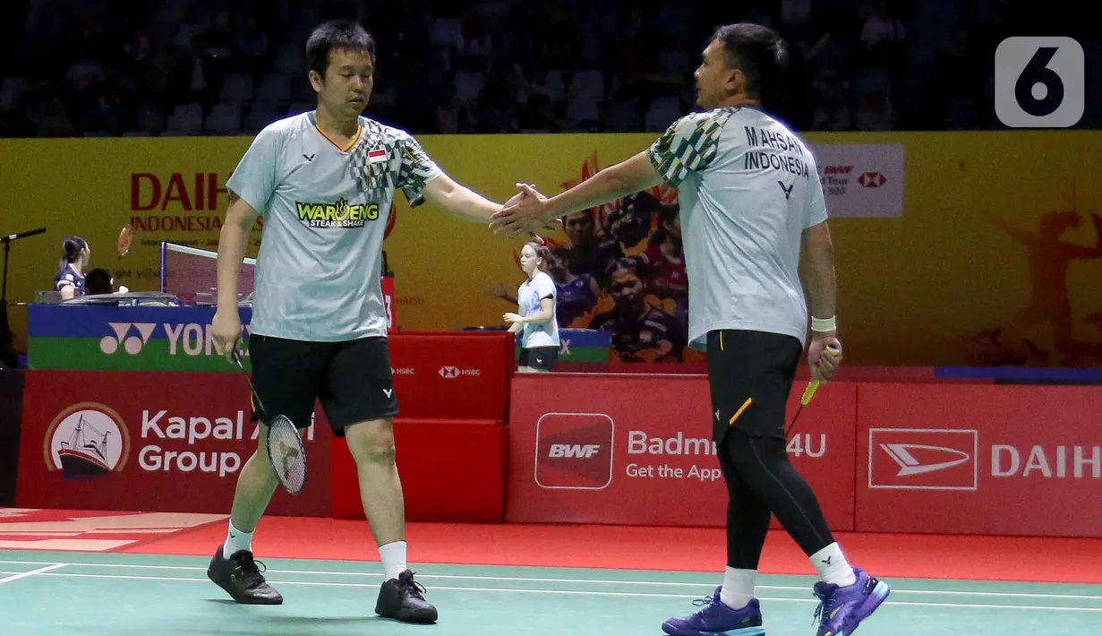 Kekalahan ini sekaligus memastikan berakhirnya karier Mohammad Ahsan/Hendra Setiawan dari panggung bulu tangkis yang sudah membesarkan namanya. (Liputan6.com/Herman Zakharia)
