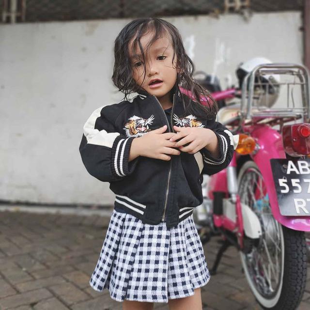 7 Potret Terbaru Salma Jihane, Putri Atiqah dan Rio Dewanto yang Menggemaskan