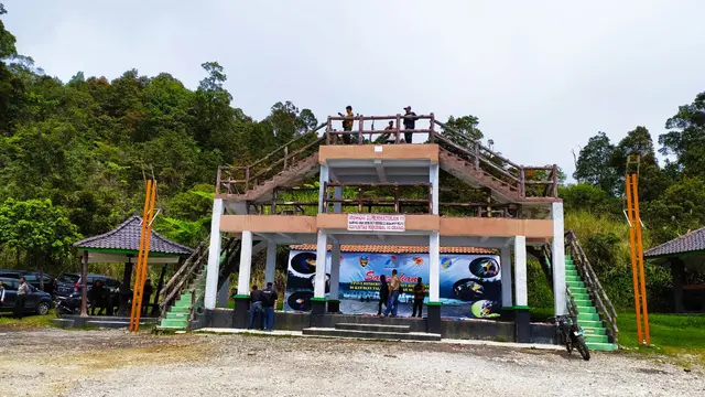 Menara pandang kawasan wisata alam Talaga Bodas Garut, Jawa Barat siap memanjakan pengunjung yang datang ke sana