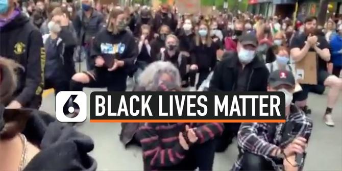 VIDEO: Aksi Berlutut Demonstran Black Lives Matter di Kanada