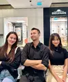 Fuji An dan Aaliyah Massaid bersama rekan selebritis lainnya terlihat berkunjung ke Singapura untuk ajang lari. Tampilan Fuji dan Aaliyah pun tentu curi perhatian. [@raffinagita1717]