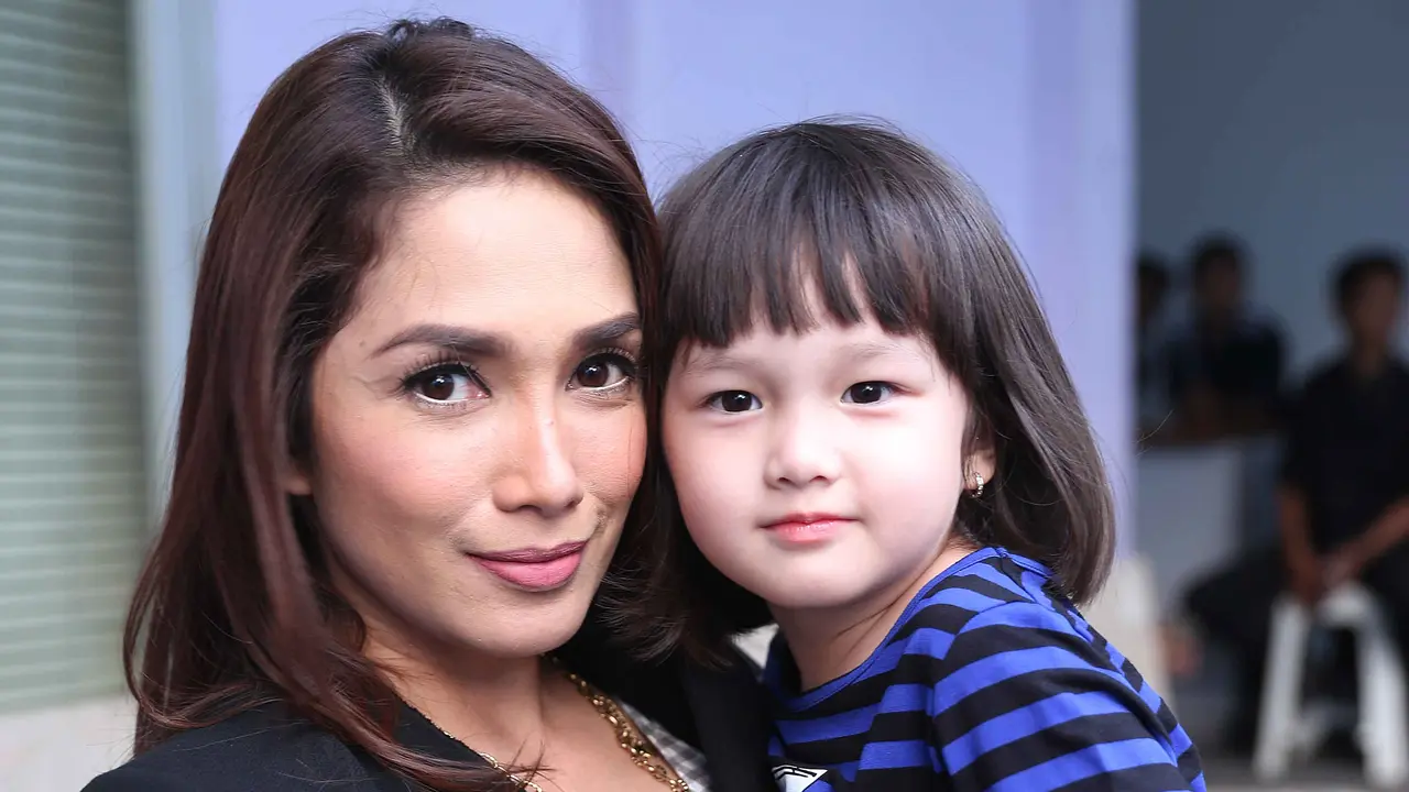 [Bintang] Ussy Sulistiawaty