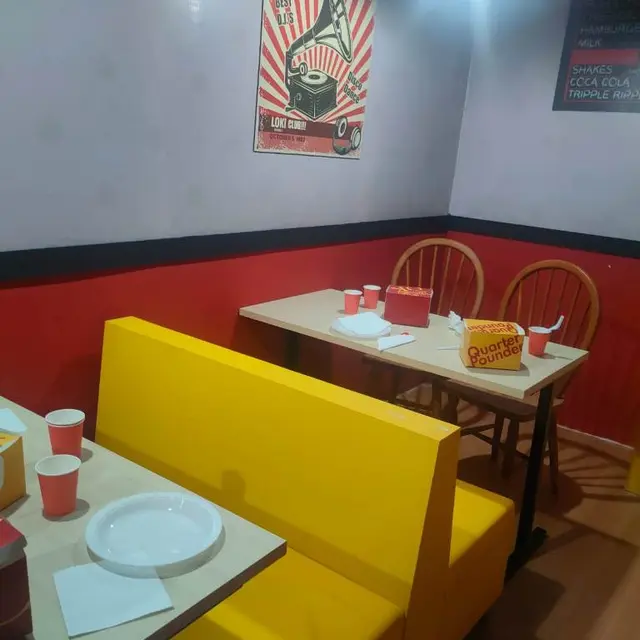Instalasi Loki Season 2 di Senayan City Jakarta