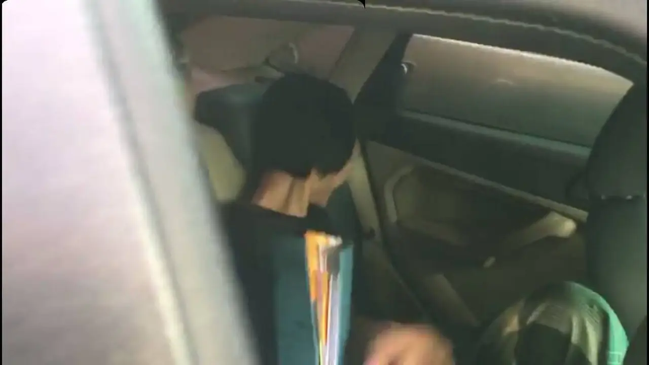 Wanita tanpa busana yang viral di media sosial berinisial VM (25) saat dibawa ke Rumah Sakit Polri