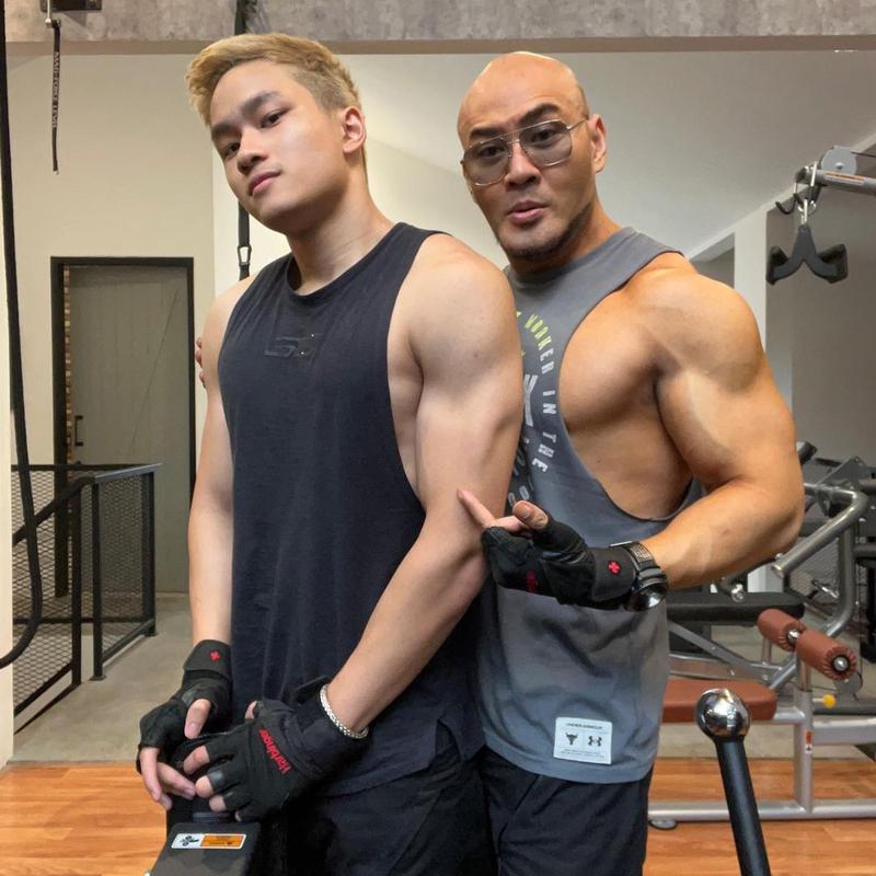 Onlayn jinsiy aloqa: Dostlar erini aldashdi