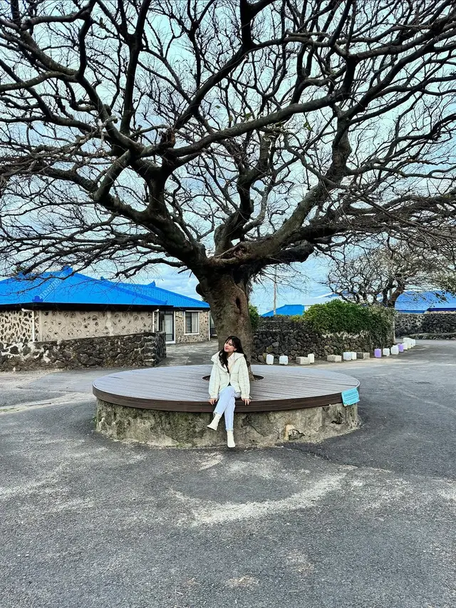 6 Potret Audi Marissa Telusuri Lokasi Syuting Drakor Welcome to Samdalri di Jeju