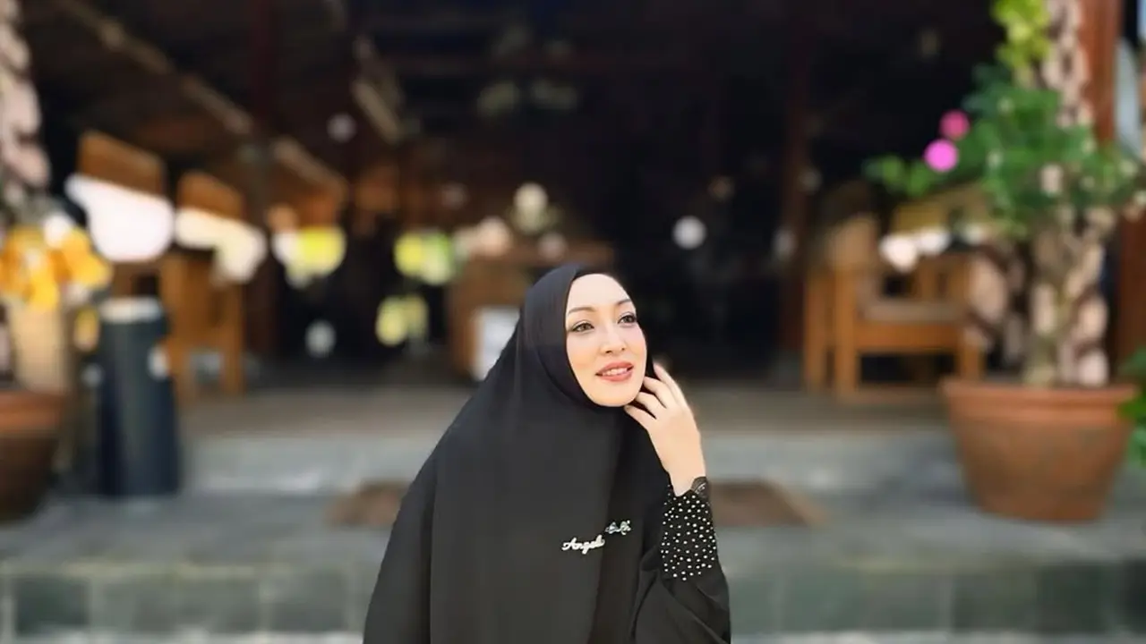 Model Gamis Pilihan Angelina Sondakh/Foto via Instagram @angelinasondakh09