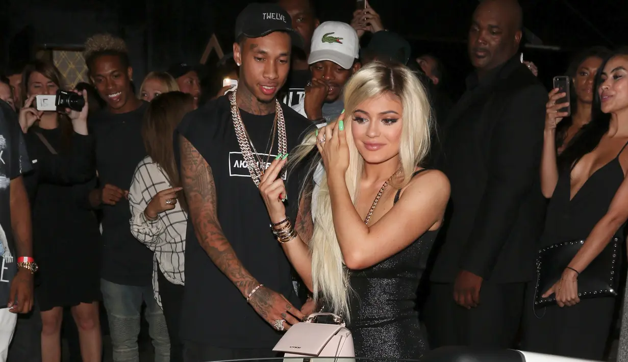 Kini Kylie Jenner mendapat predikat wanita tersukses. Hal itu membuat Tyga merasa kesal dan marah. (Teen Vogue)