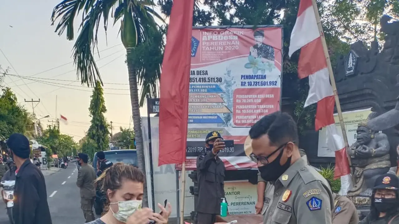 Bule Bandel Terjaring Razia Masker di Bali