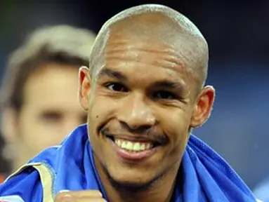Dutch midfielder Nigel de Jong celebrates after the Euro 2008 Championships Group C football match the Netherlands vs. Italy on June 9, 2008 at the stade de Suisse in Bern. AFP PHOTO-DDP/TORSTEN SILZ