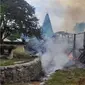 Rumah warga di kabupaten Sumba Barat, NTT yang Hangus terbakar tersambar petir (Liputan6.com/Ola Keda)