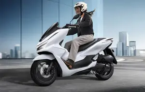 Tiga Cara Simpel Cegah Kulit Kusam saat Naik Motor