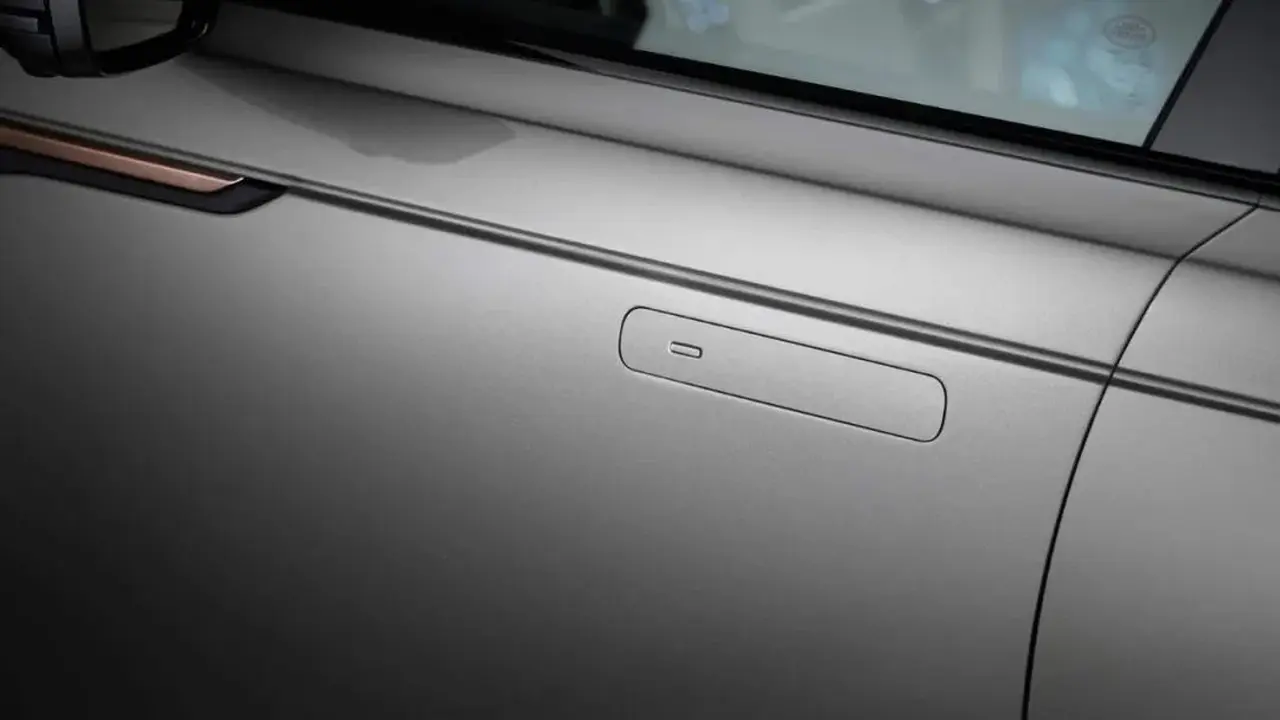 Gagang pintu retractable disebut rawan gagal fungsi saat kecelakaan dan butuh biaya perbaikan tinggi (Ifeng)