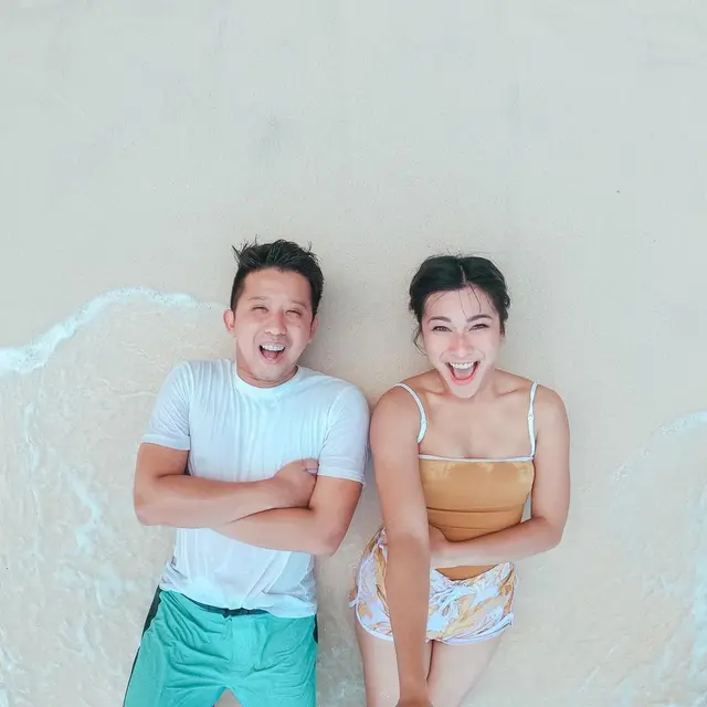 7 Momen Liburan Presenter Dita Fakhrana Ke Bali yang Dikabarkan Bersama Kekasih