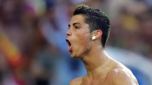 FOTO: Metamorfosis Gaya Rambut Cristiano Ronaldo dari Masa ke Masa