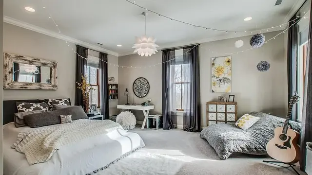 [Bintang] Rumah Miley Cyrus, Terasa Tinggal di Kampung