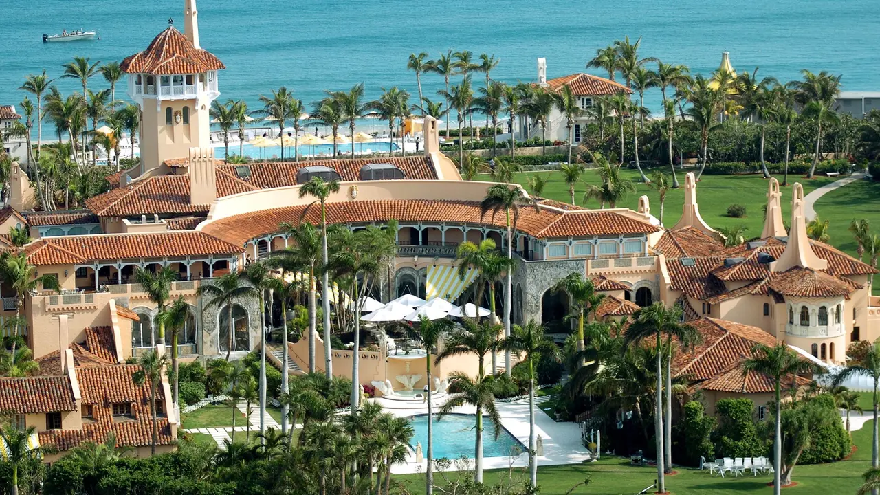 Badai Matthew Ancam Porak-Porandakan Mansion Termahal Trump