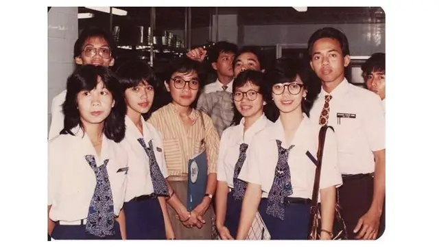 6 Foto Jadul Ibu Raffi Ahmad, Bak Kakak Beradik dengan Anak-Anaknya