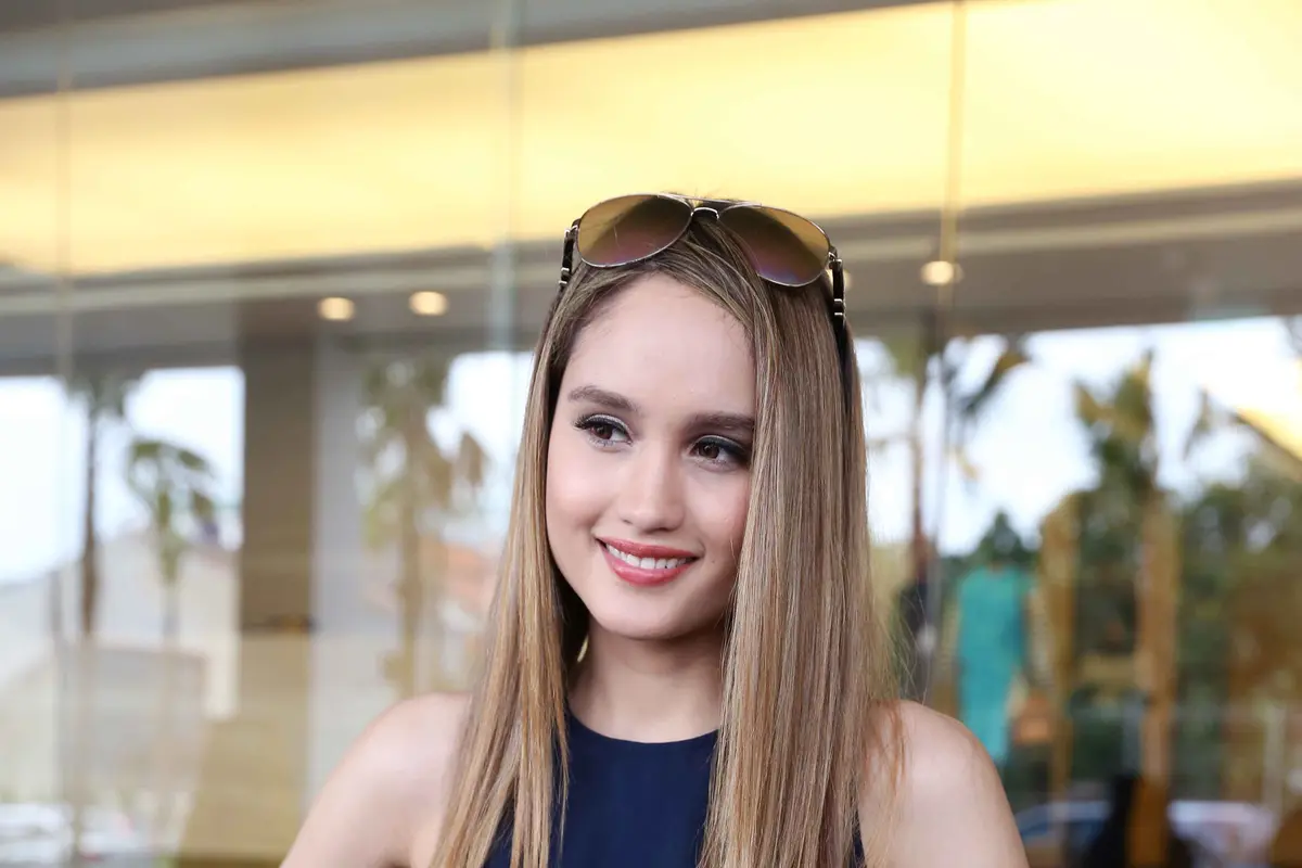[Bintang] Cinta Laura
