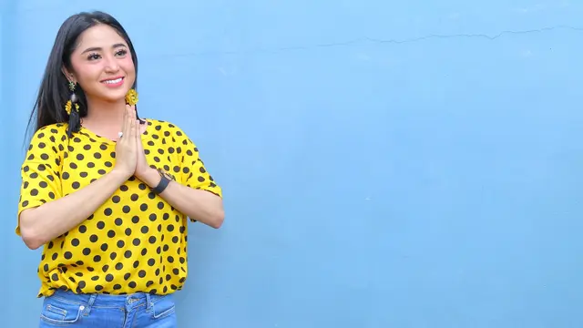 [Bintang] Dewi Perssik