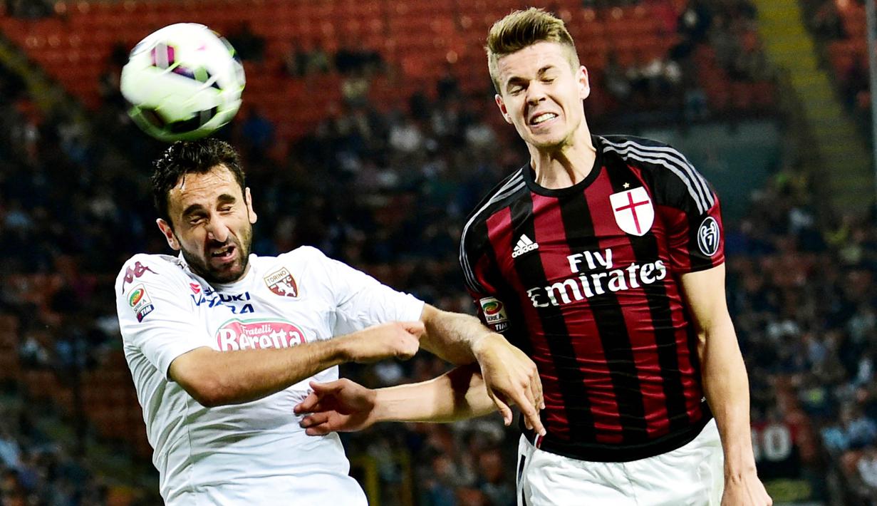 Marco van Ginkel - AC Milam meminjam pemain asal Belanda itu dari Chelsea pada musim 2014/2015. Sang gelandang meninggalkan Stamford Bridge demi mendapatkan kesempatan bermain. Namun sayang, selama berada di San Siro Van Ginkel kerap dilanda cedera. (Foto: AFP/Giuseppe Cacace)