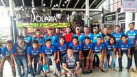 Skuat Arema Indonesia yang bertolak ke Lampung untuk beruji coba melawan Lampung FC. (Bola.com/Iwan Setiawan)