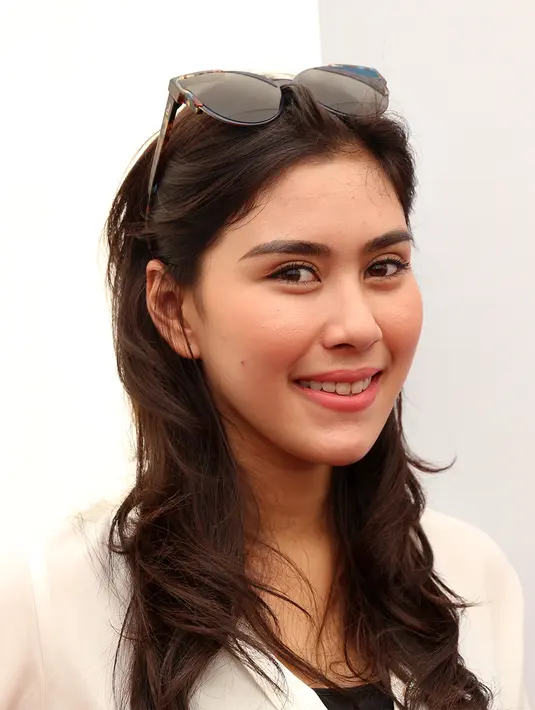 Pertemuannya setiap hari itu juga tidak membuat Syahnaz merasa bosan, ia beralasan ketika di lokasi syuting dirinya tak hanya bersama Juan tapi dengan teman-teman lainnya. (Andy Masela/Bintang.com)