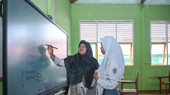 Tunjangan Profesi Ubah Nasib Guru yang Dulu Digaji Tak Layak