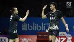 Pebulu tangkis ganda campuran Indonesia, Tontowi Ahmad/Winny Oktavina Kandow usai melawan Satwiksairaj Rankireddy/Ashwini Ponnappa (India) di di Babak 32 besar Indonesia Open 2019 di Istora Senayan, Jakarta, Rabu (17/7/2019). Tontowi/Winny unggul 21-13, 21-11. (Liputan6.com/Helmi Fitrhiansyah)