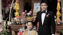Menikah dengan style Phuket Baba Wedding, Nong Poy tampil begitu cantik dan anggun bak putri kerajaan. @chartmakeup/@niyadweddinganswer.