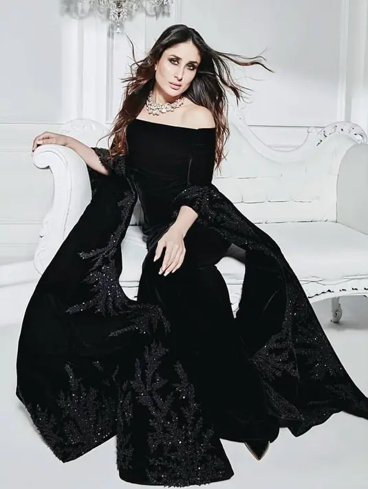 Film Veere Di Wedding ini mengajarkan jika masalah itu tetap harus dihadapi. Akhirnya Kareena Kapoor dan teman-temannya pun kembali dan berusaha untuk menyelesaikan masalahnya. (Foto: instagram.com/therealkareenakapoor)