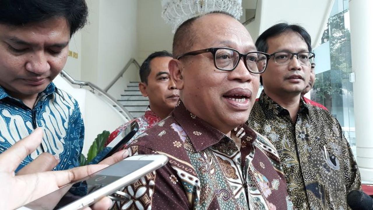 Direktur Utama BPJS Ketenagakerjaan Agus Susanto usai menemui Wakil Presiden RI Jusuf Kalla (JK), Rabu (21/3/2018). (Intan Umbari Prihatin/Merdeka.com)