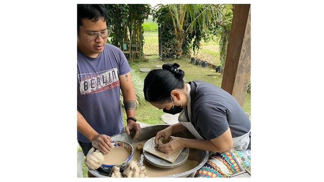7 Potret Titi DJ saat Liburan di Bali Bersama Anak-Anaknya, Seru Banget