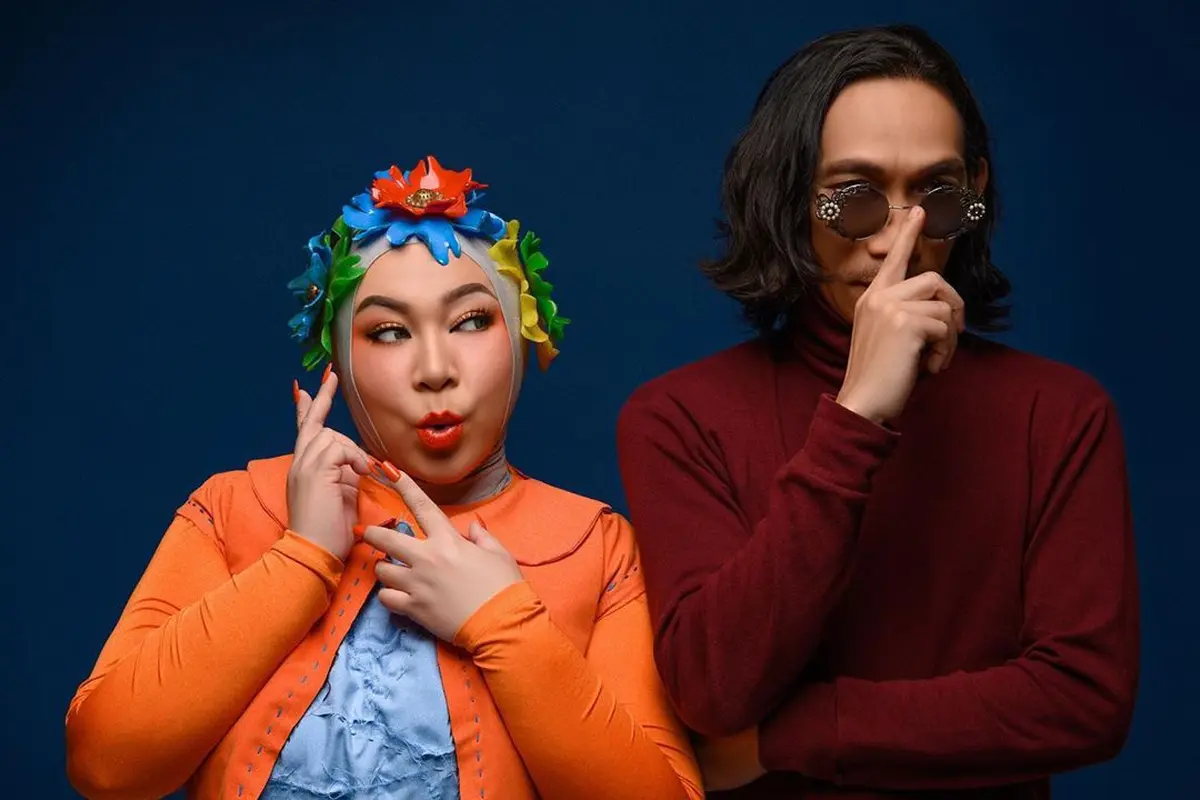 Anniversary Pernikahan Ke-25, Ini 7 Pemotretan Melly Goeslaw dan Anto Hoed