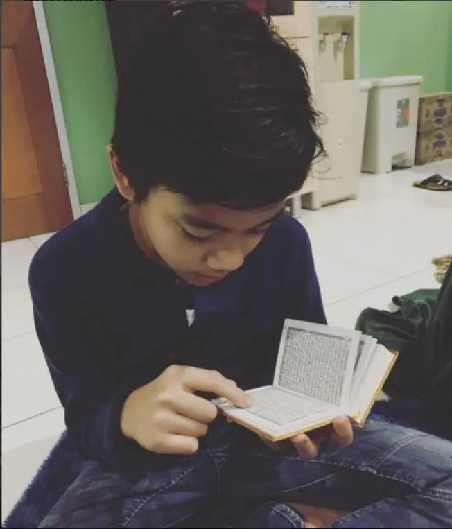 Ponakan Julia Perez lantunkan ayat suci Al Quran untuk kesembuhan tantenya (Foto: Instagram)