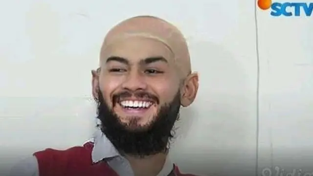 7 Editan Foto Rey Bong dengan Kepala Botak Oleh Netizen Ini Lucu