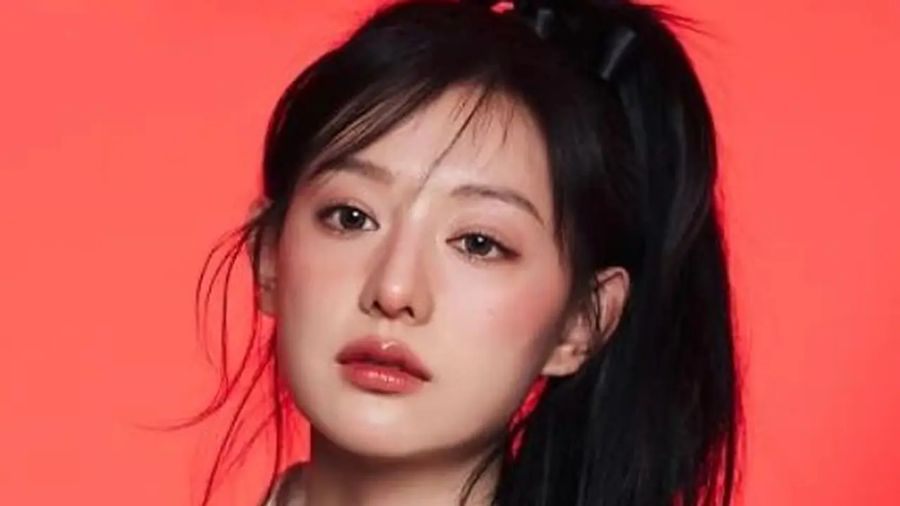 6 Potret Kim Ji Won Tampil dengan Innocent Look, Disebut Masih Cocok Debut Jadi Idol KPop