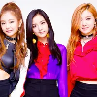 Kostum panggung K-pop.
