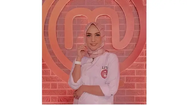7 Gaya Mama Lita Saat di MasterChef Indonesia, Tetap Cantik dan Menawan
