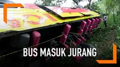 Diduga sopir yang lengah dan jalan yang licin menjadi penyebab bus Bima Suci Masuk Jurang di Tol Cipularang. Kecelakaan tersebut menyebabkan 7 meninggal dan 27 orang luka-luka