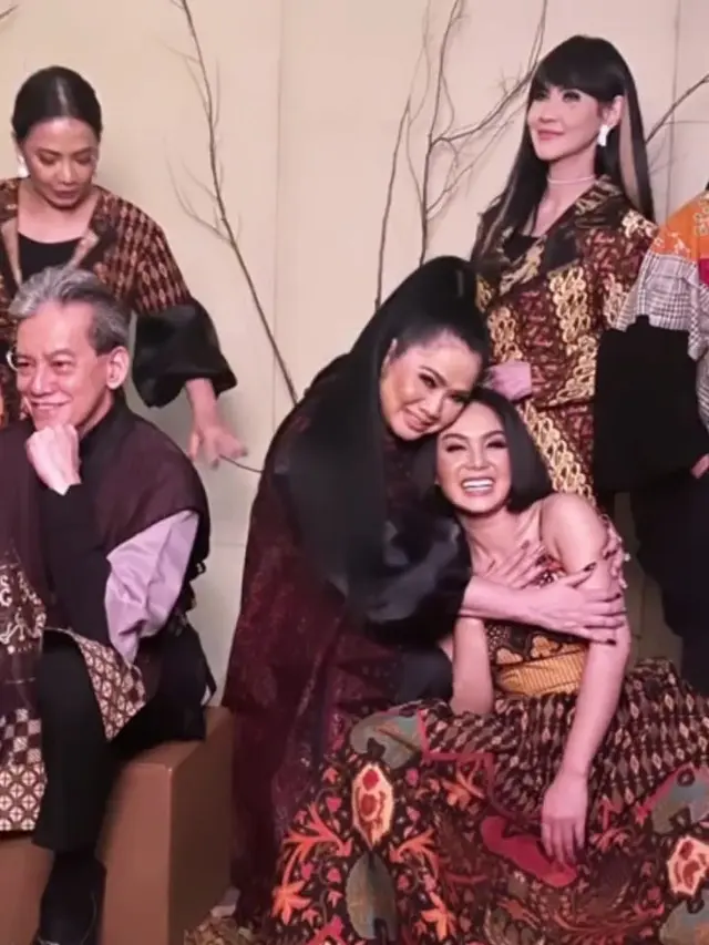 6 Gaya Pemotretan Yuni Shara Bareng 7 Bintang, Curi Perhatian