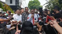 Pengacara Brigadir J, Kamaruddin Simanjuntak Diusir Dirtipidum Bareskrim Polri saat Hadiri Rekonstruksi Pembunuhan. (Liputan6.com/Benedikta Ave Martevalenia)