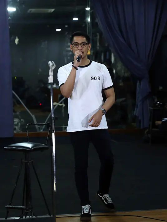 Tak lama lagi kabarnya Afgan akan menggelar sebuah konser di dua Negara, yakni Malaysia dan Singapura, pada tanggal 8 dan 9 April 2017. Tak ingin mengecewakan penggemar, Afgan pun berlatih dengan maksimal. (Nurwahyunan/Bintang.com)