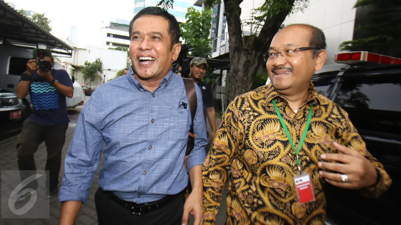20170124- Senyum Bupati Nganjuk Usai Diperiksa KPK- Taufiqurrahman-JAkarta- Helmi Afandi